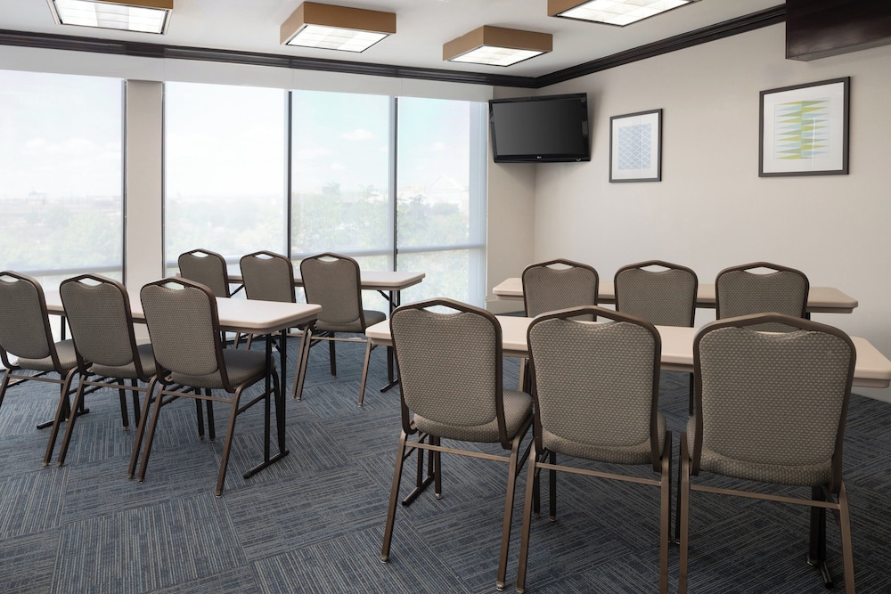 Holiday Inn Express & Suites Albuquerque Historic Old Town by IHG - photo 67