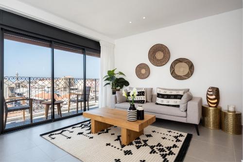 Duplex with Sea View Terrace above the Flea Market — 4-Star Luxury Hotel in Tel Aviv, Israel