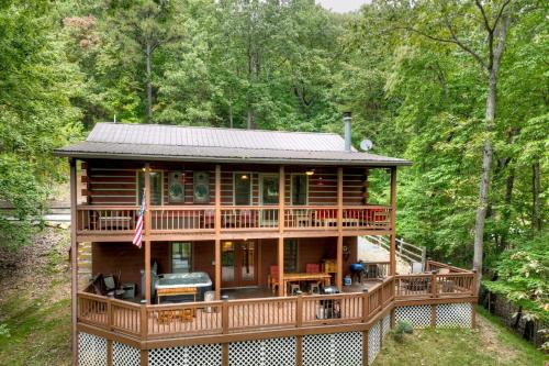 Mama Bears Hideaway Mountain views hot tub pet friendly in Morganton, United States