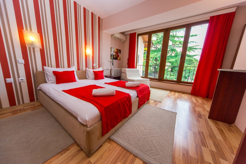 Hotel Pine - carbon neutral hotel in Skopje
