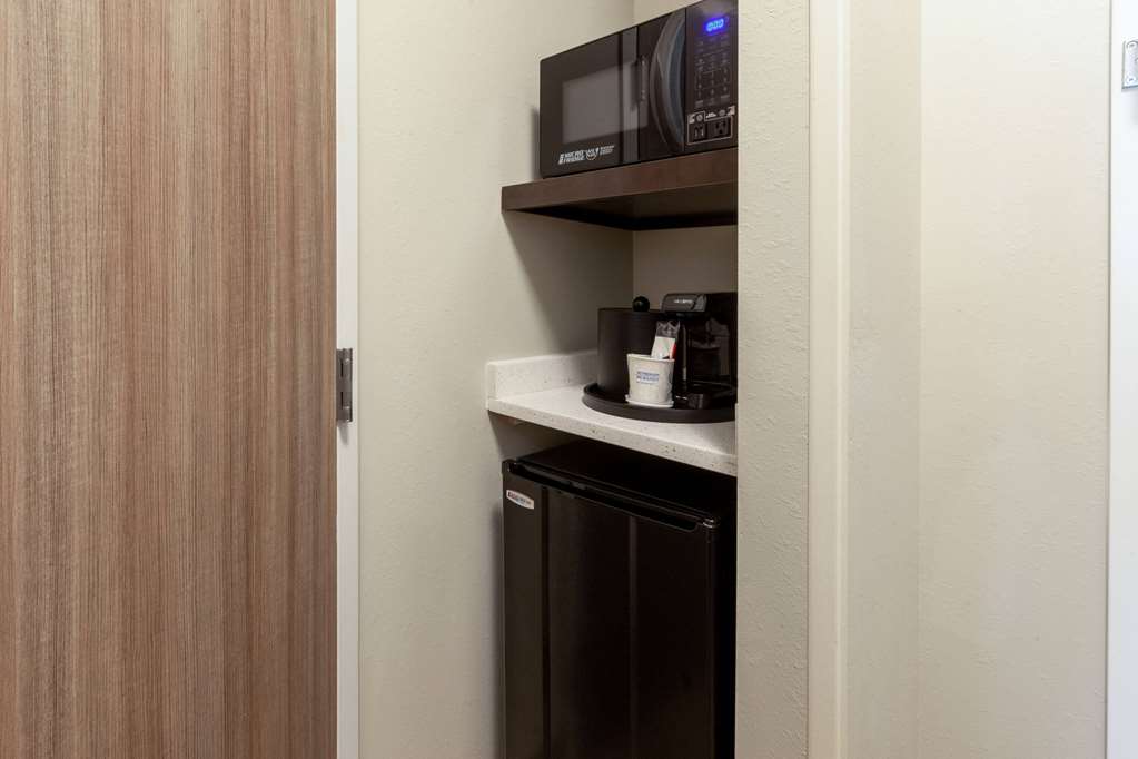 La Quinta Inn & Suites by Wyndham Middletown Goshen - photo 23