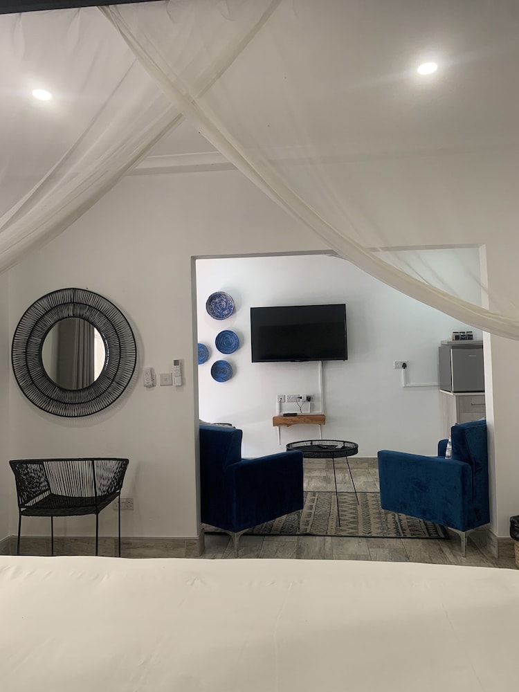 Zambezi Boutique — Victoria Falls — photo 2