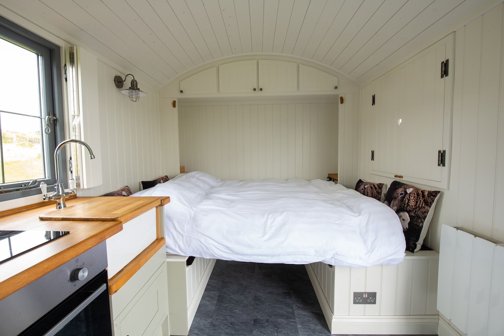 Shepherds Hut — Inverness — photo 2