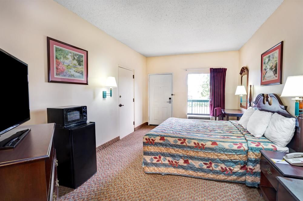 Days Inn Chapel Hill - photo 14