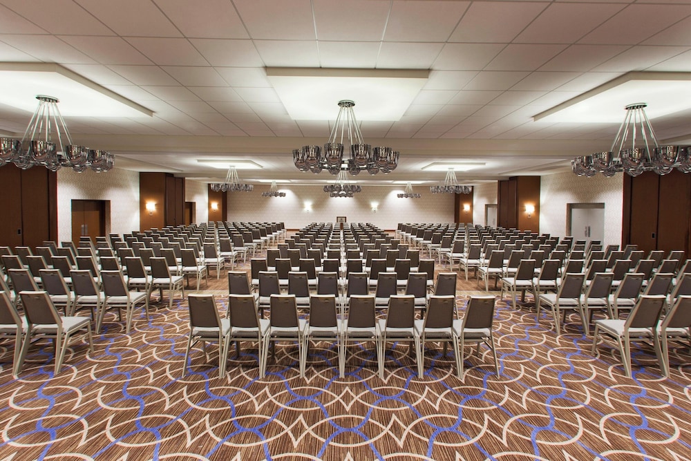 Sheraton Pittsburgh Airport Hotel - photo 34