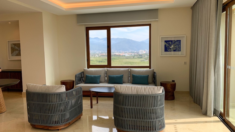 Holiday Inn & Suites Puerto Vallarta Marina & Golf by IHG