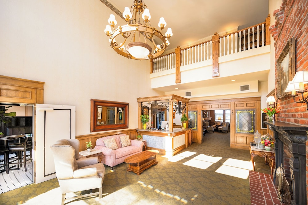 Fairhaven Village Inn - photo 10