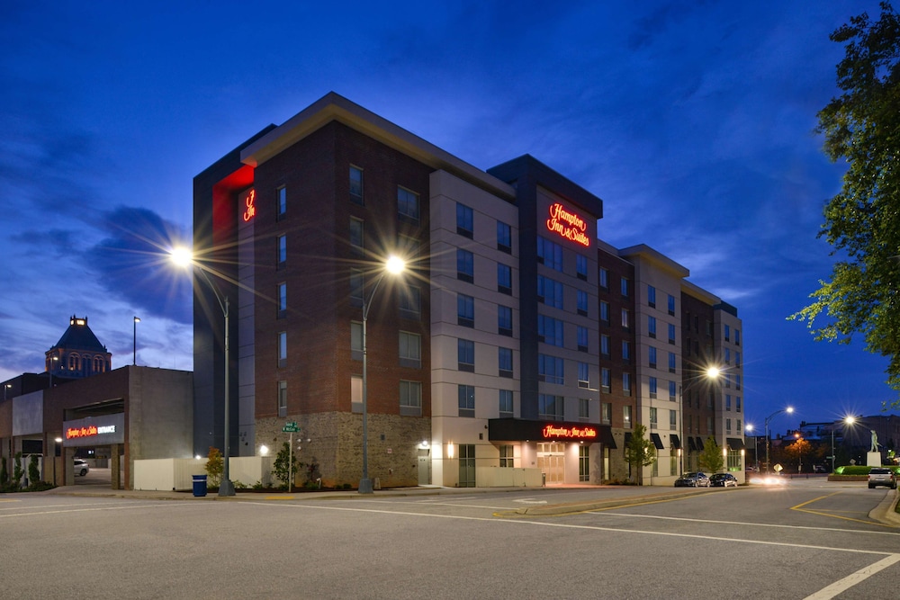 Hampton Inn & Suites Greensboro Downtown - photo 44