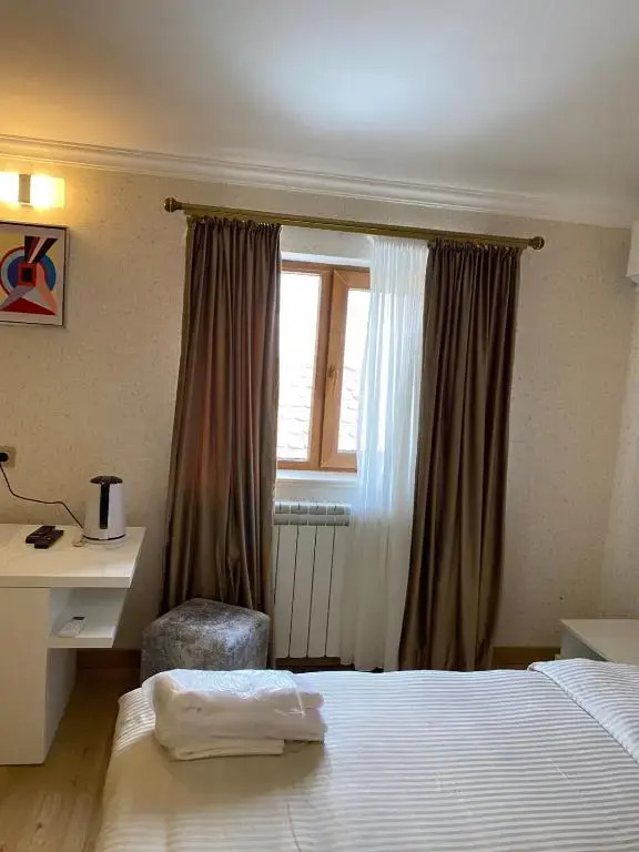 Hotel 12 Tve