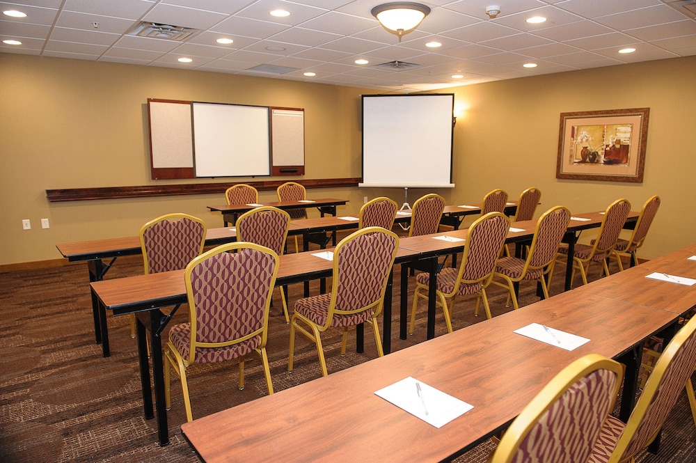 Hampton Inn & Suites Brookings - photo 33