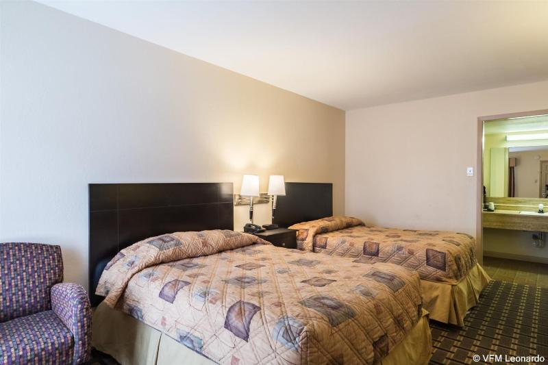 Rodeway Inn University Downtown - photo 13