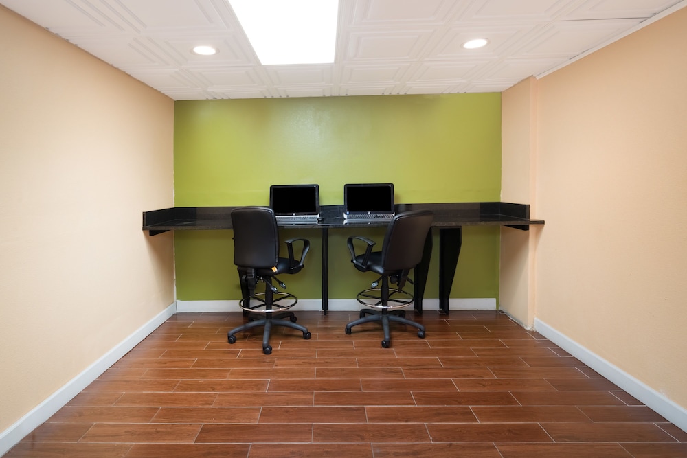 Baymont by Wyndham Goodlettsville Nashville - photo 24