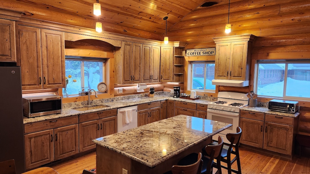 Beargrass Lodging and RV Resort - photo 76