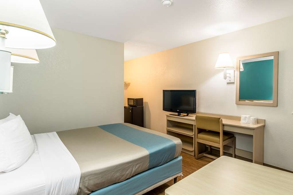 Motel 6 El Centro CA - photo 13