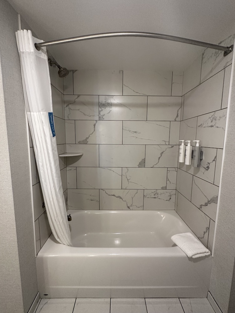 Hampton Inn Virginia Beach Oceanfront South - photo 45