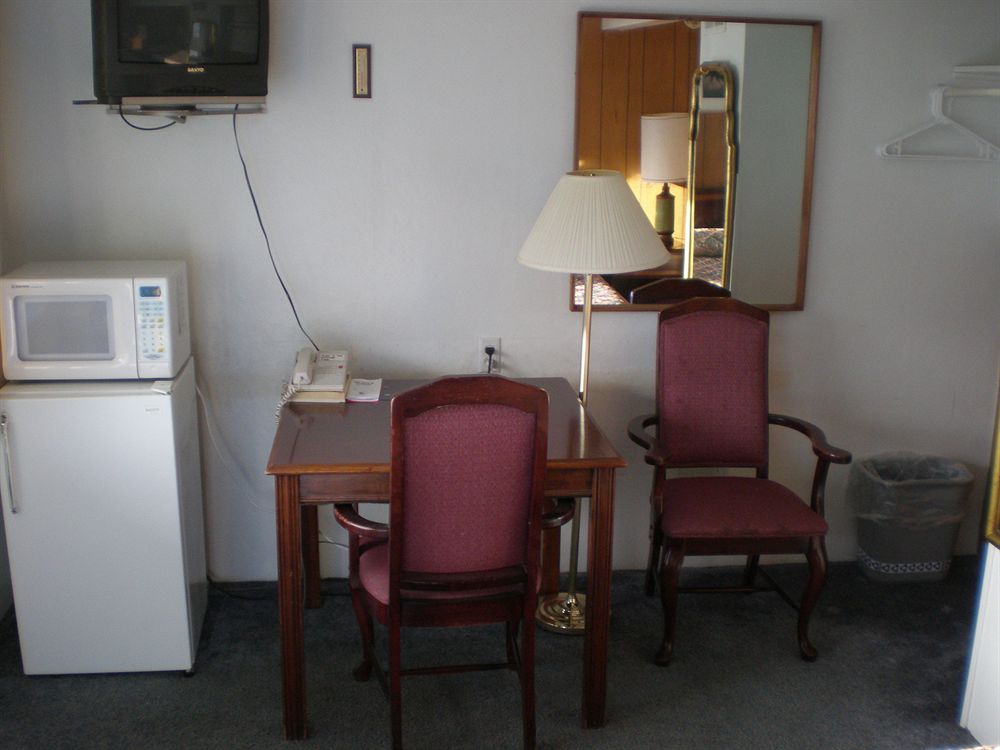Quail Run Motor Inn - photo 2