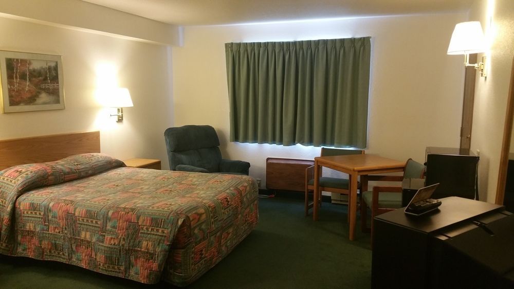 Travelodge by Wyndham Deer Lodge Montana - photo 12