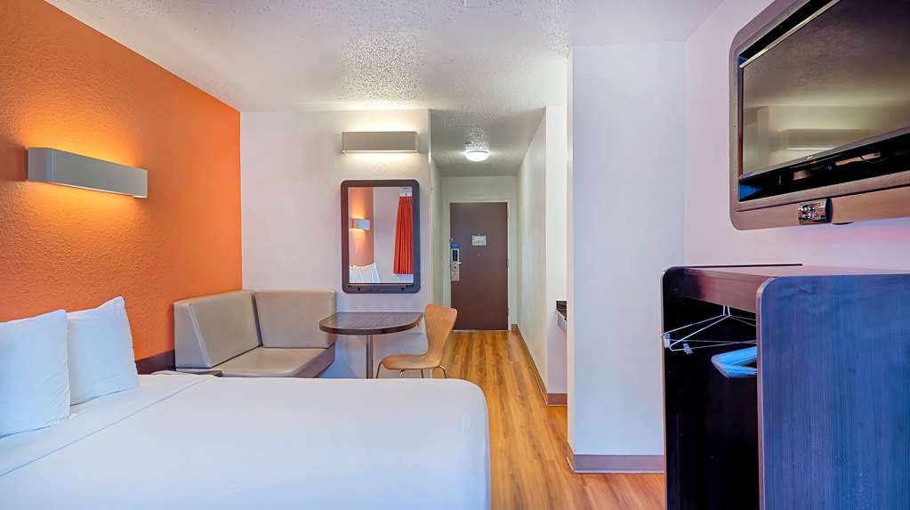 Motel 6 Los Angeles CA Los Angeles LAX - photo 14