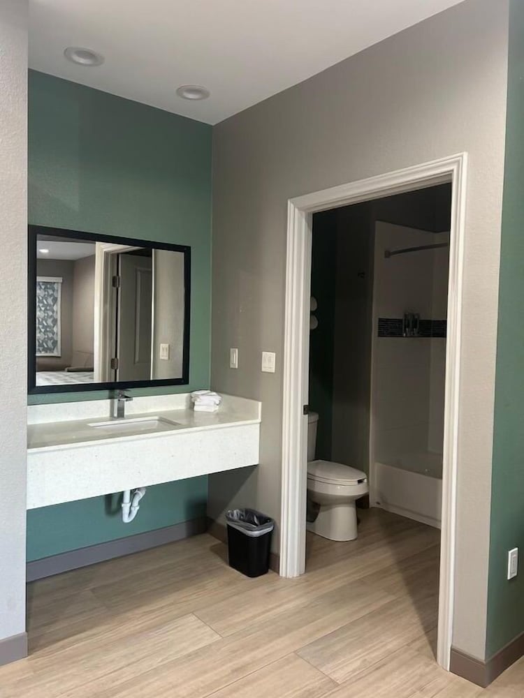 Express Inn Richey - photo 25