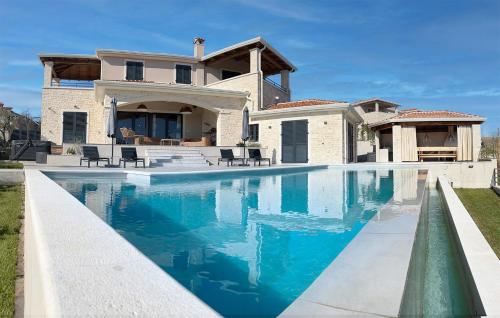 Villa Basecamp — 5-Star Luxury Hotel in Vizinada, Croatia