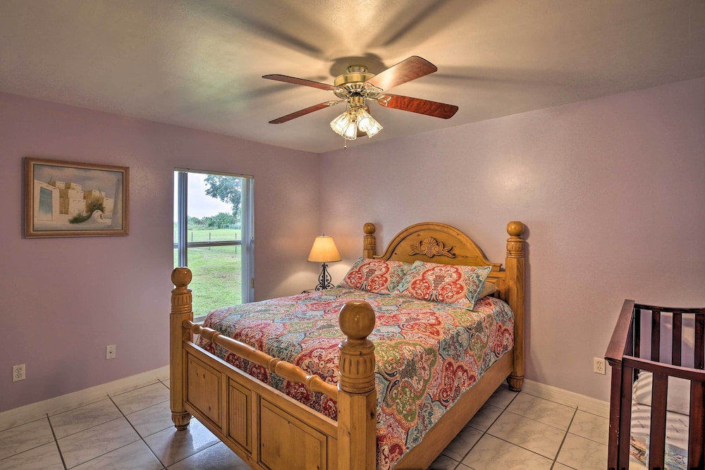 Lake Okeechobee Fishing Retreat w Fire Pit in Clewiston, United States