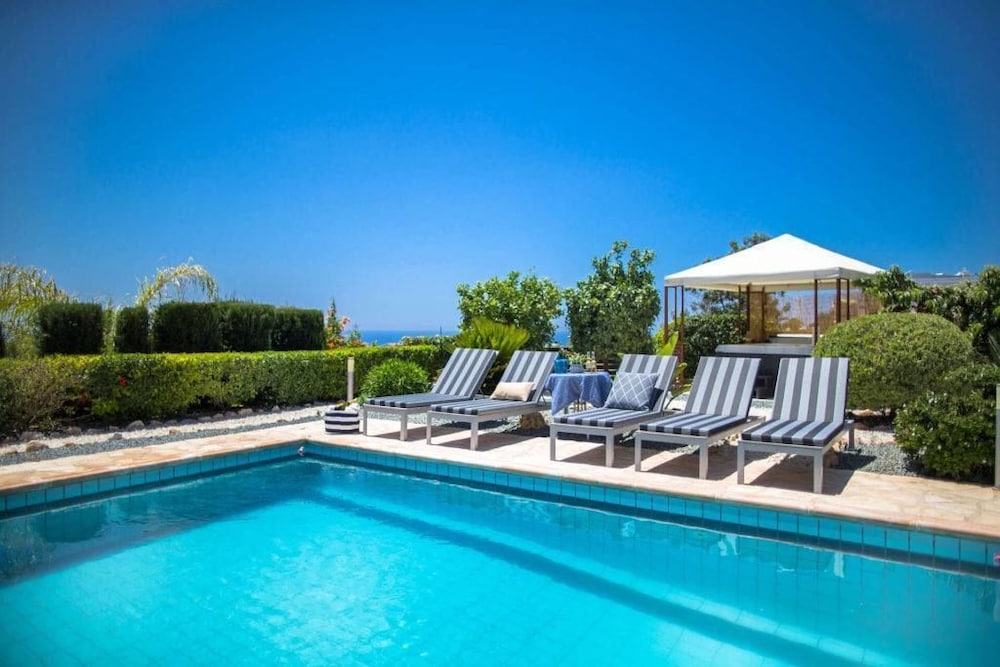 Villa Linda — 4-Star Luxury Hotel in Pegeia, Cyprus