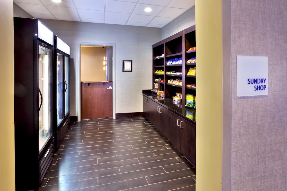 Holiday Inn Express & Suites Oak Ridge by IHG - photo 24