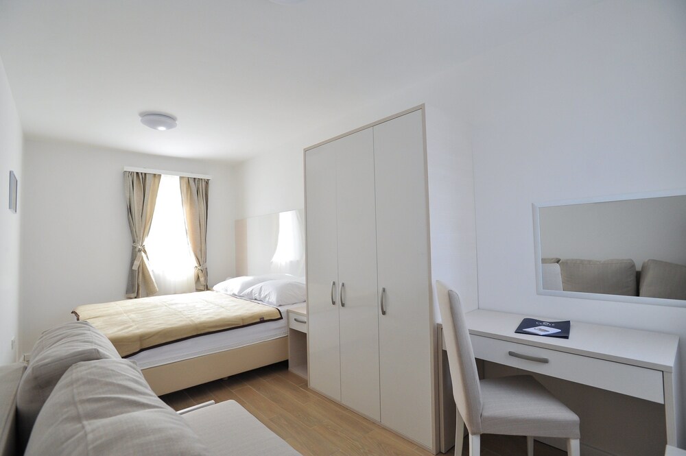 Apartments Corte — 4-Star Luxury Hotel in Privlaka, Croatia