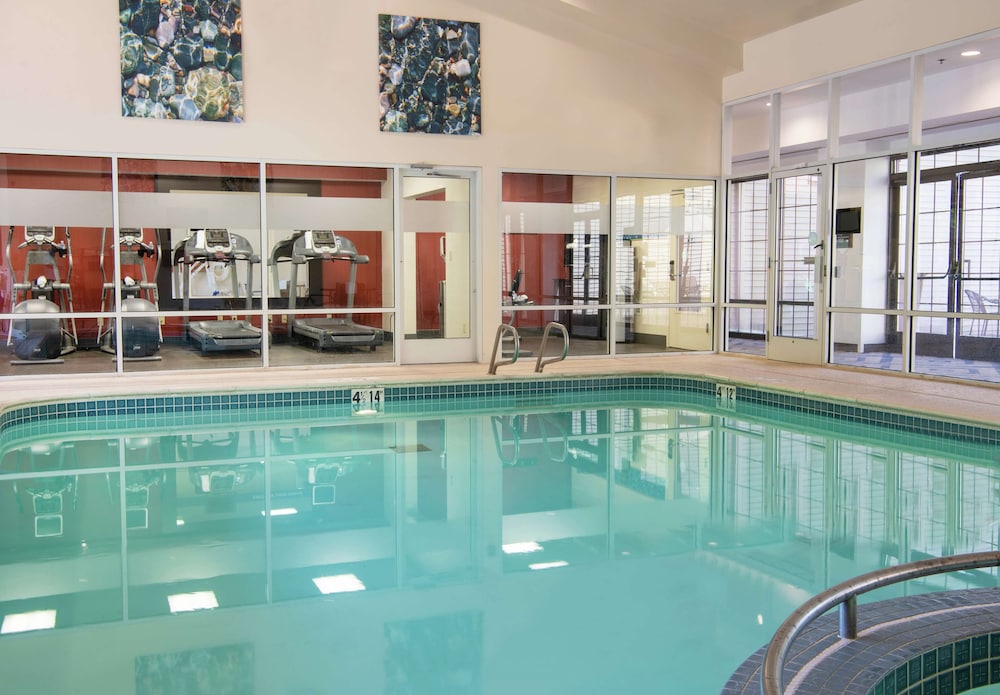 Hampton Inn & Suites Rochester Victor - photo 33