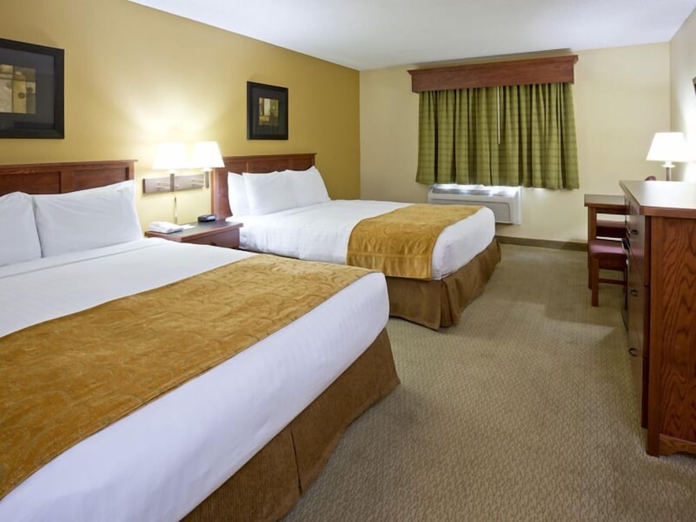Madelia Hotel & Suites - photo 34