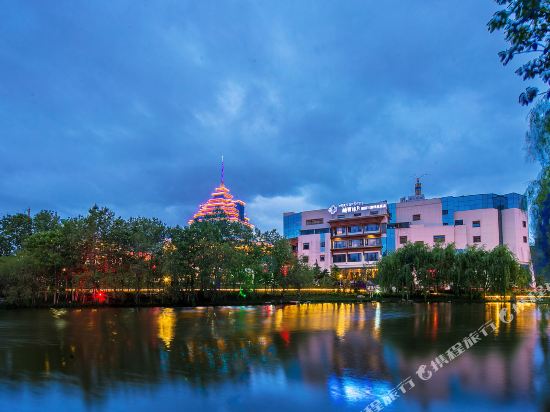 Nansai Linka International Tourist Boutique Hotel in Shangri-La, People's Republic of China