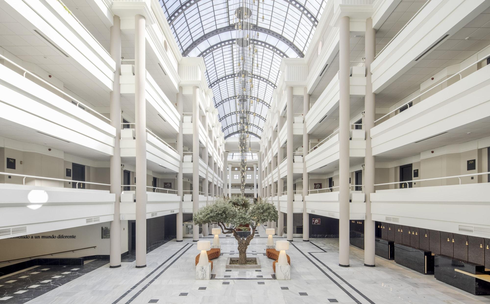 Hotel Ilunion Alcora Sevilla — Sevilla
