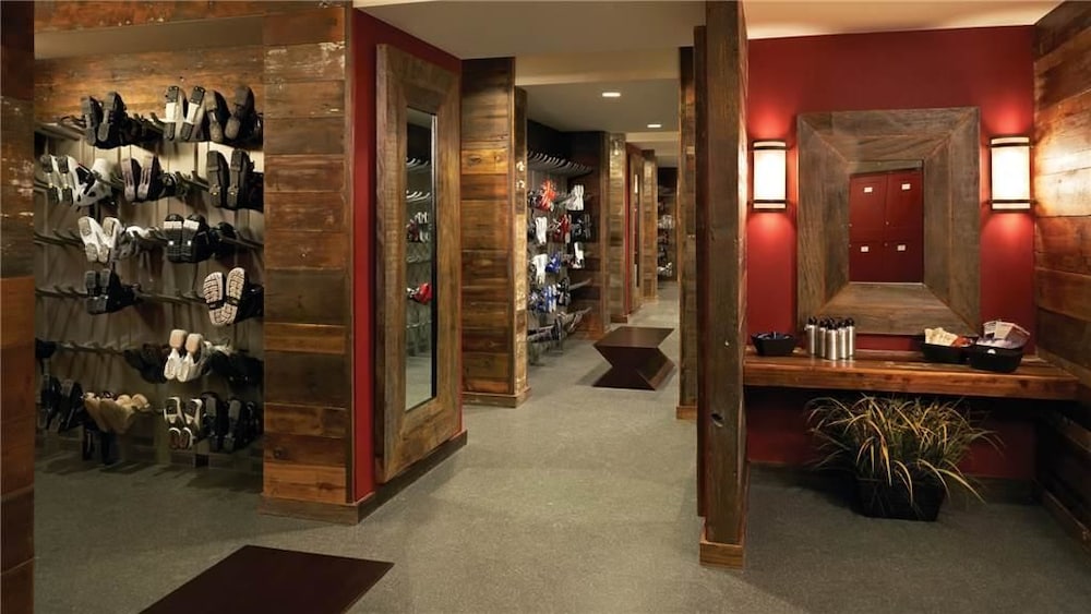 Sleeping Giant 518 4 BedroomCondo By Moving Mountains — 4-Star Luxury Hotel in Steamboat Springs, United States