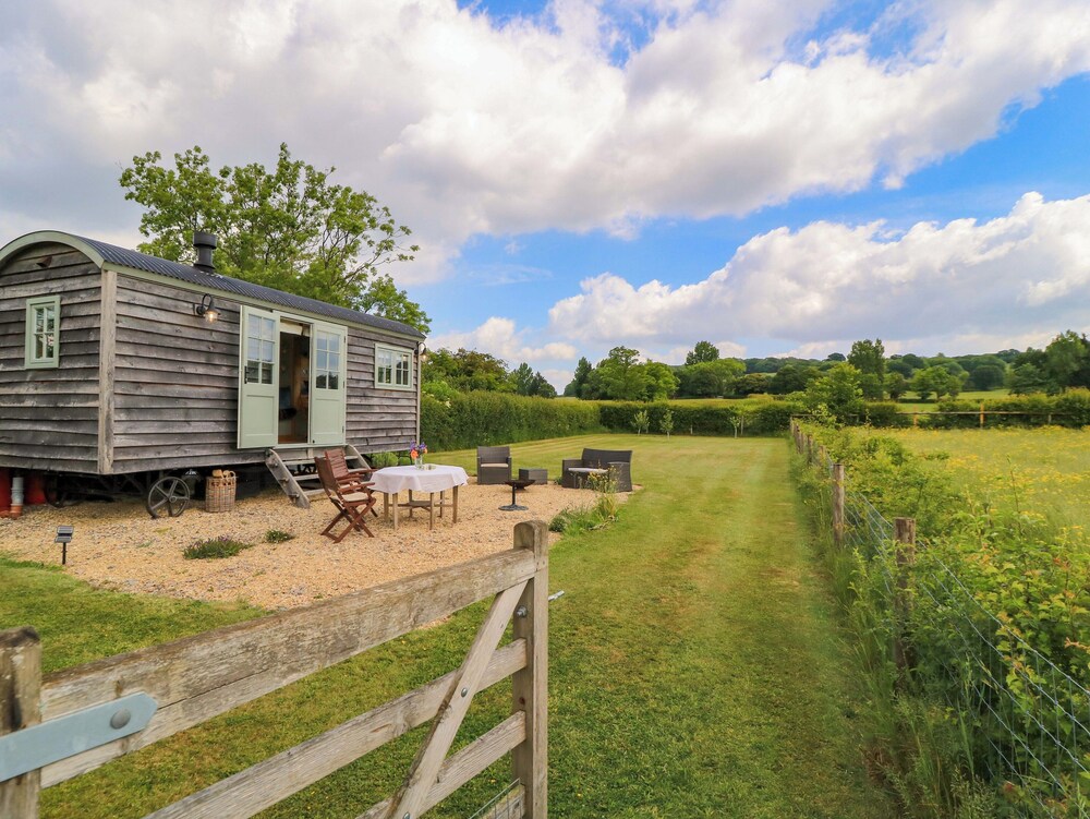 Goose Whistle Hut — Chippenham