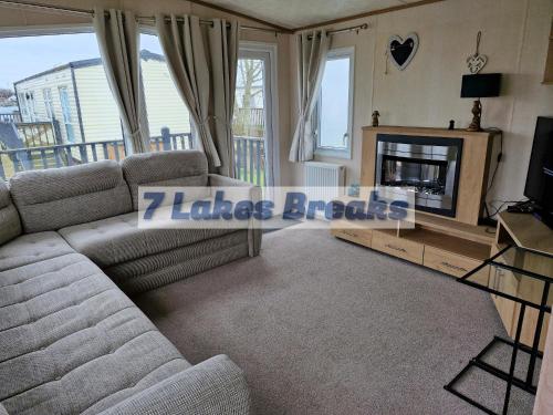 7 Lakes Breaks at 7 Lakes Country Park WF73 pet-friendly hotel Crowle