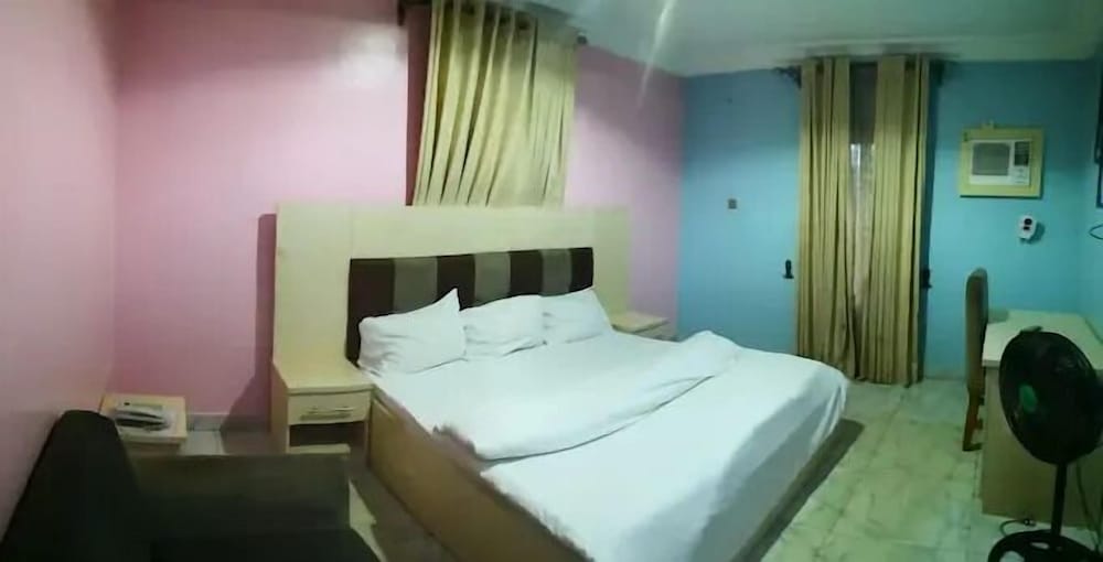 Side View Hotel — Ikom — photo 3