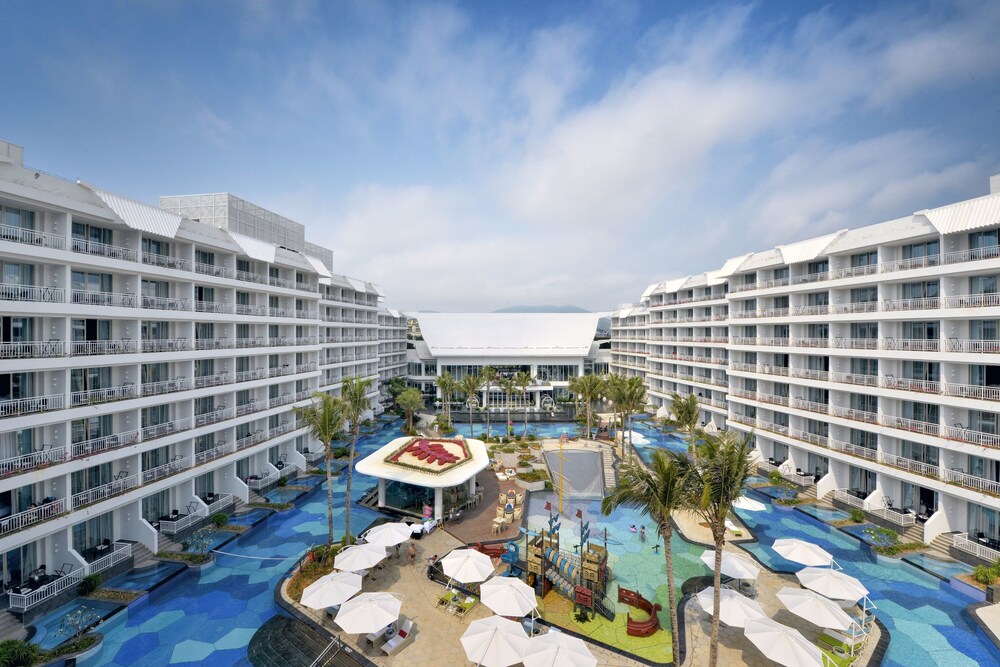 Palace Resort Yalong Bay Sanya — 4-Star Luxury Hotel in Sanya, People's Republic of China