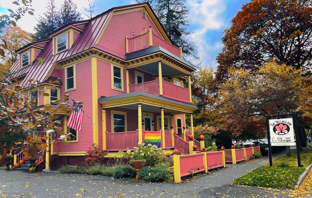 The Village Inn of Woodstock — 4-Star Luxury Hotel in Woodstock, United States