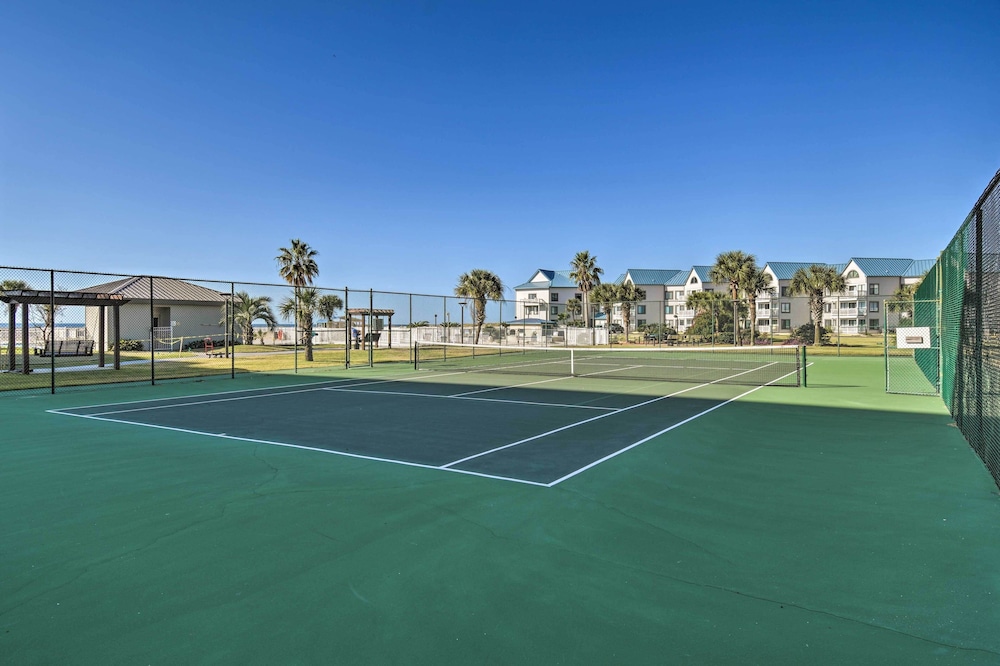 Resort Perks: Gulf Shores Beach inspired Condo - photo 25
