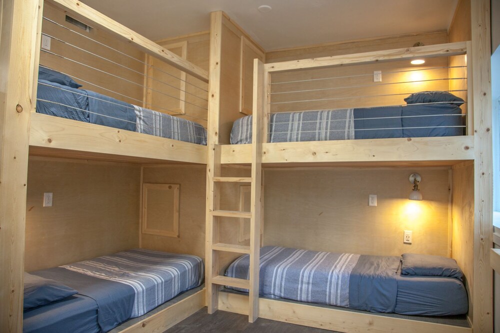 DormShare - carbon neutral hotel in Los Angeles