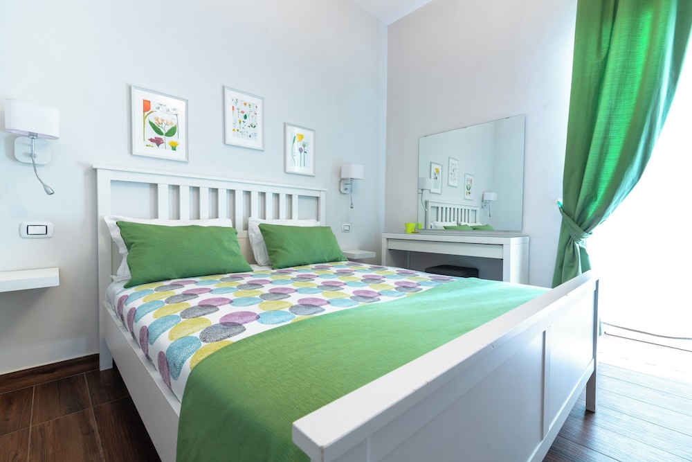 B&B Marina di Ortigia — 4-Star Luxury Hotel in Siracusa, Italy