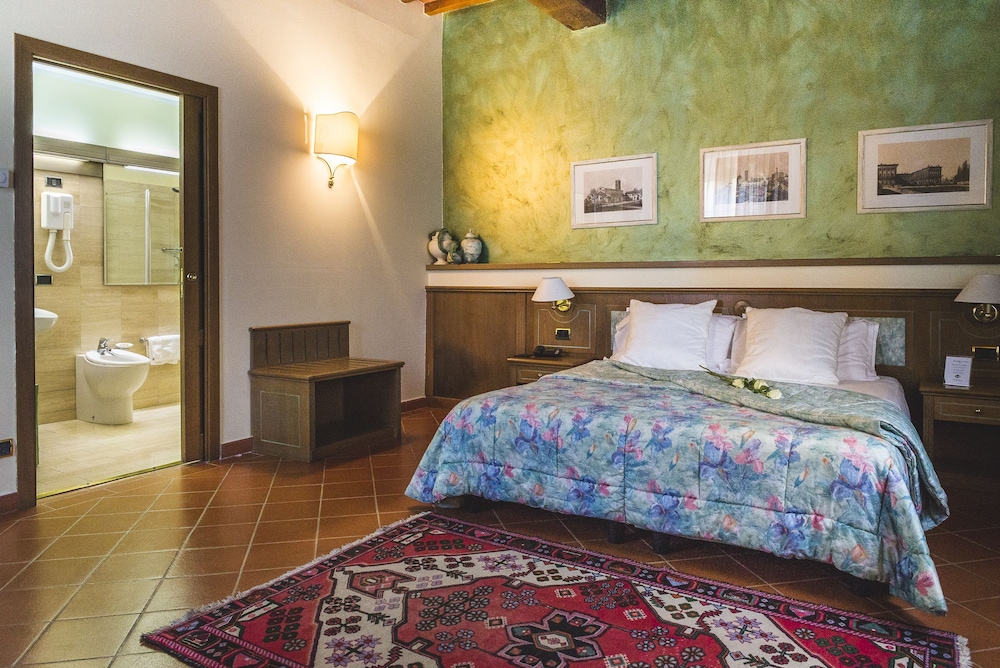 Villa Sonnino — 4-Star Luxury Hotel in San Miniato, Italy