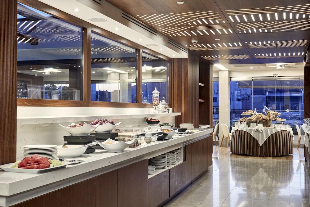 מזון ומשקאות