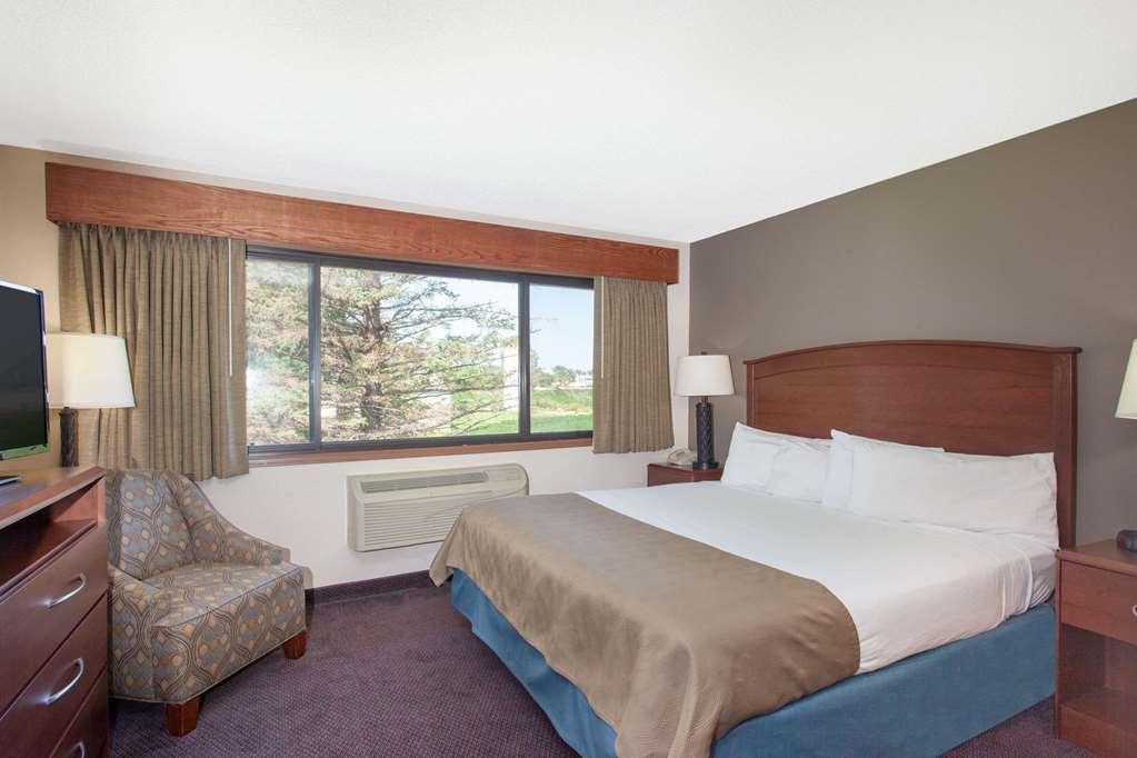 AmericInn by Wyndham Hutchinson - photo 14