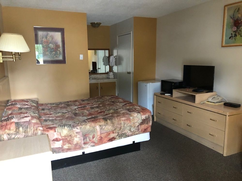 Polson Park Motel in Vernon, Canada