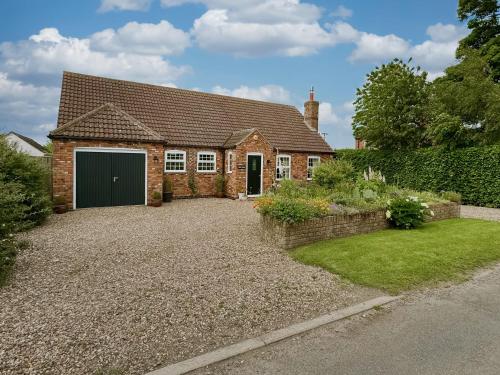 Lilium Cottage — 5-Star Luxury Hotel in North Somercotes, United Kingdom