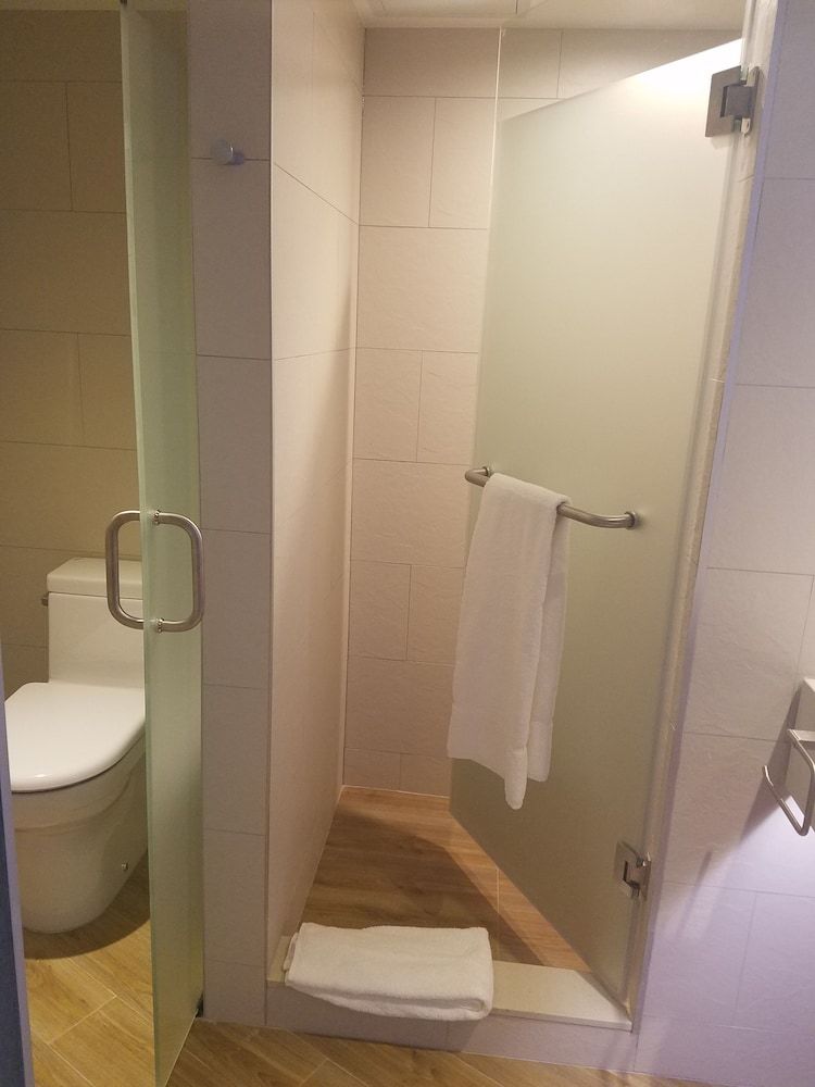 Ibis Styles New York Laguardia Airport - photo 8