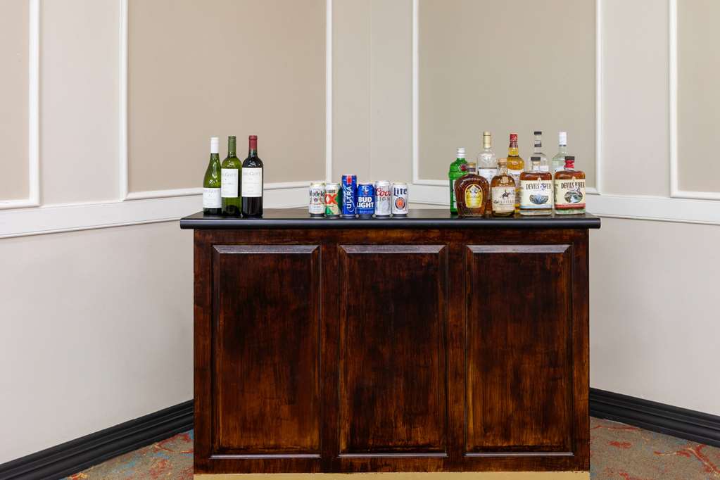 La Quinta Inn & Suites by Wyndham San Antonio Medical Ctr NW - photo 41