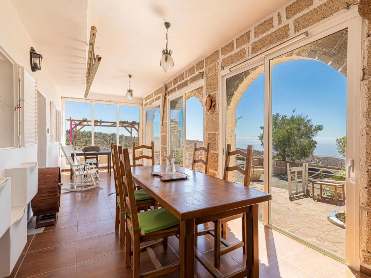 Finca Los Blanquitos Amazing with 3 000 M2 of Land in Granadilla De Abona, Spain