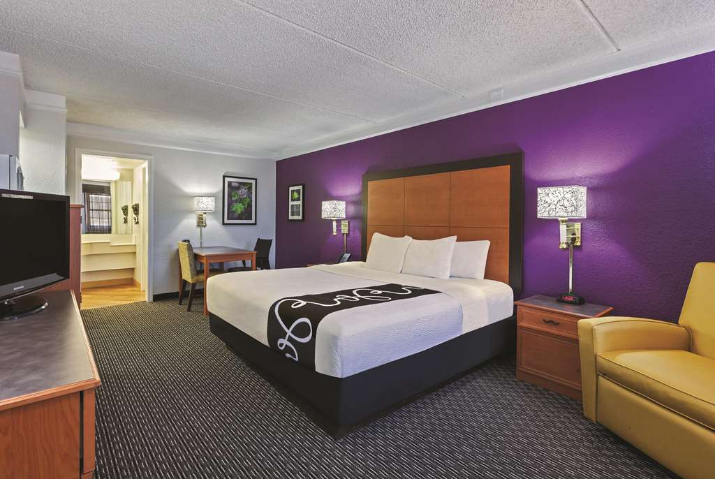 Travelodge by Wyndham Houston Cy Fair - photo 13